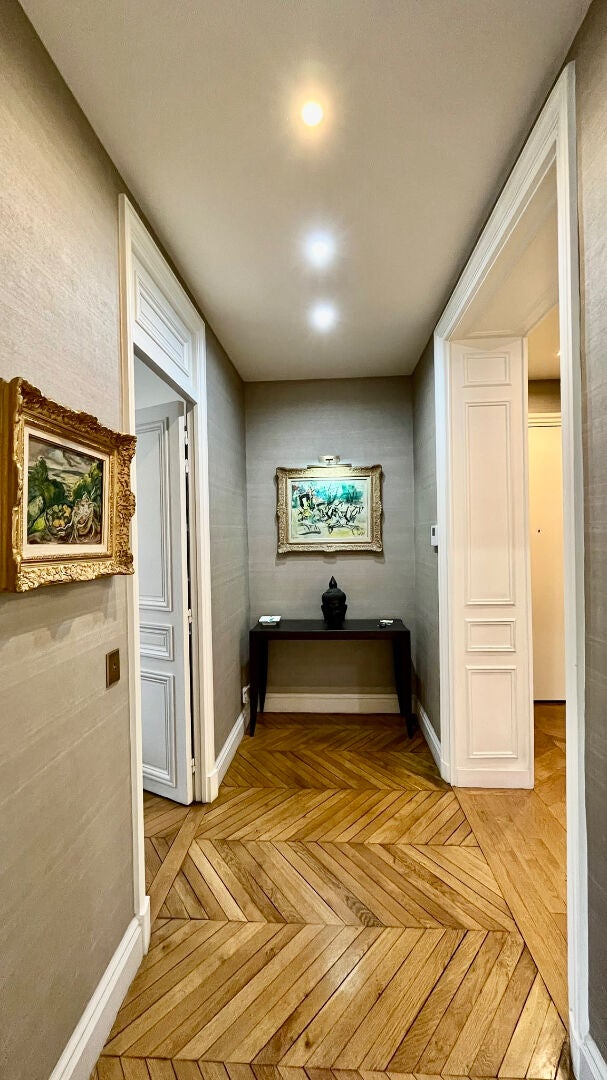 Flat Rue Jacques Bingen in Paris