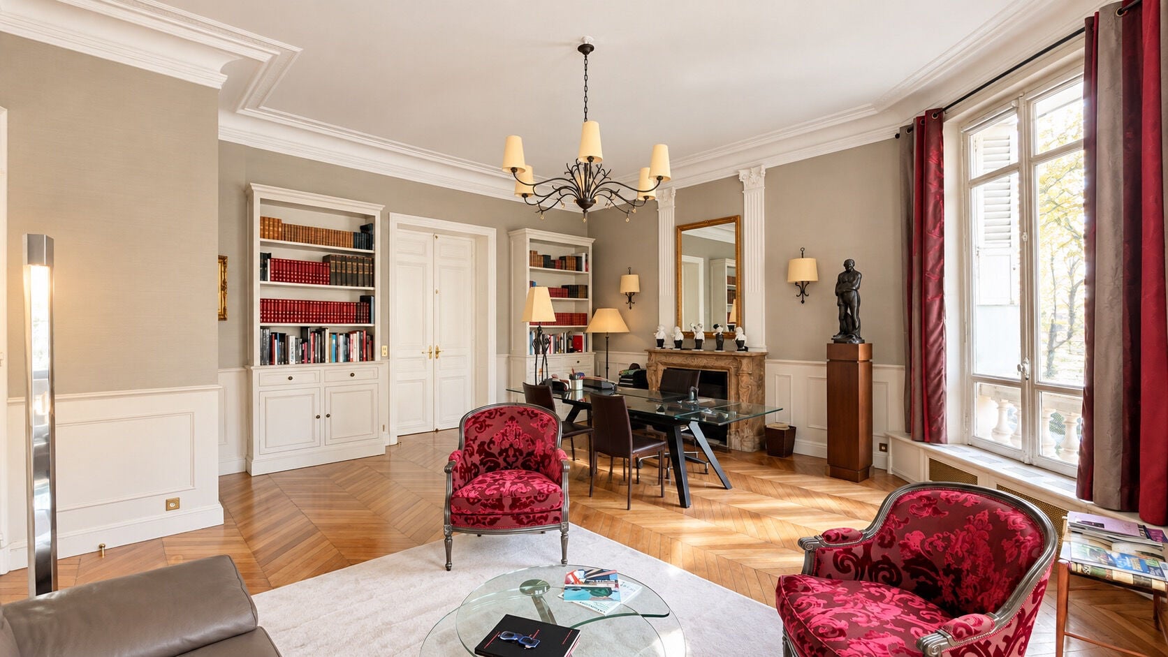 Flat Rue Jacques Bingen in Paris