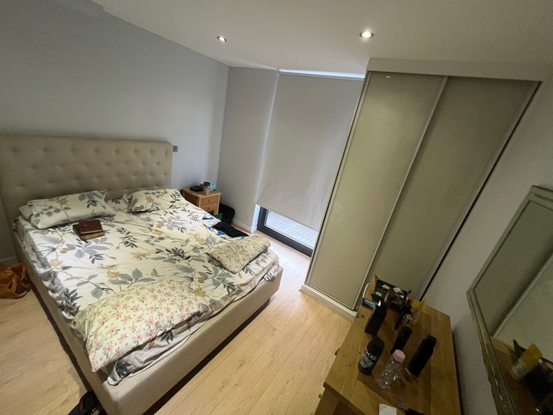 Room Alie Street in Greater London