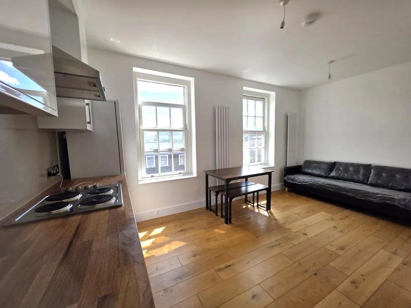 Room Camden Road in Greater London