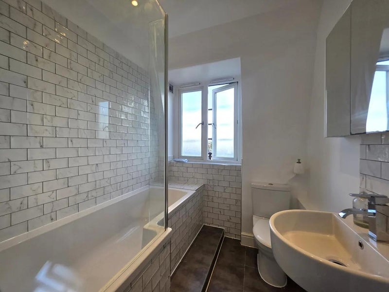 Room Camden Road in Greater London