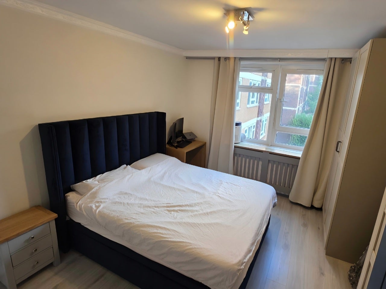 Flat Cropley Street in Greater London