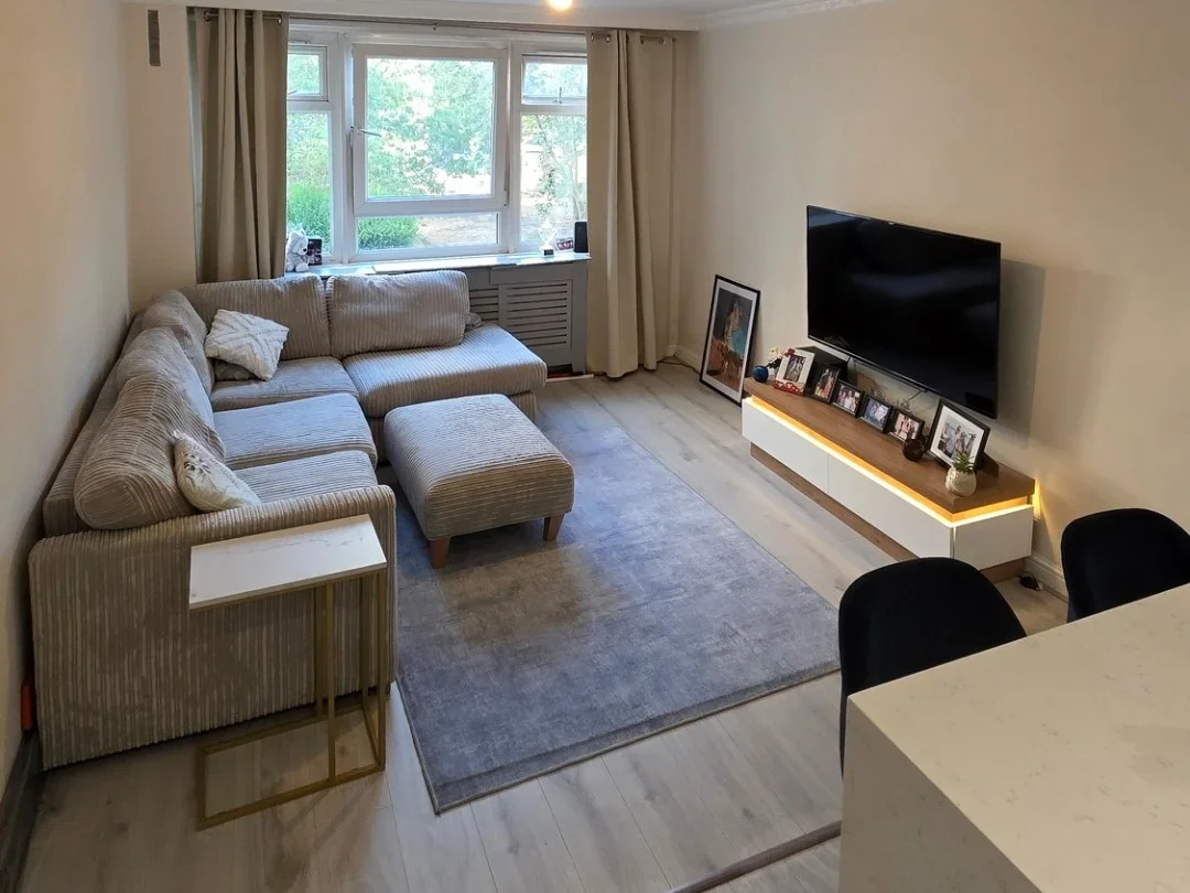 Flat Cropley Street in Greater London