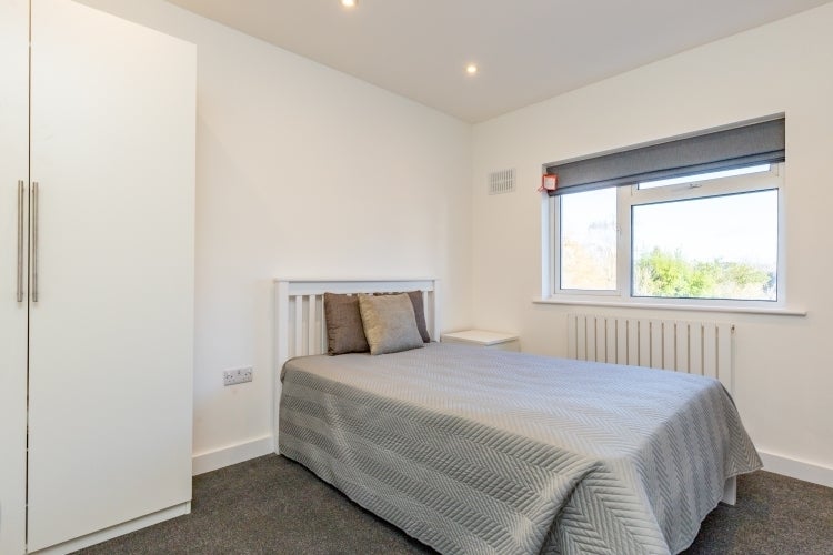Room St Paul's Crescent in Vale of White Horse