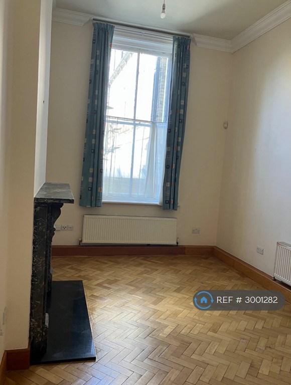 Flat Philip Larkin Close in Hull