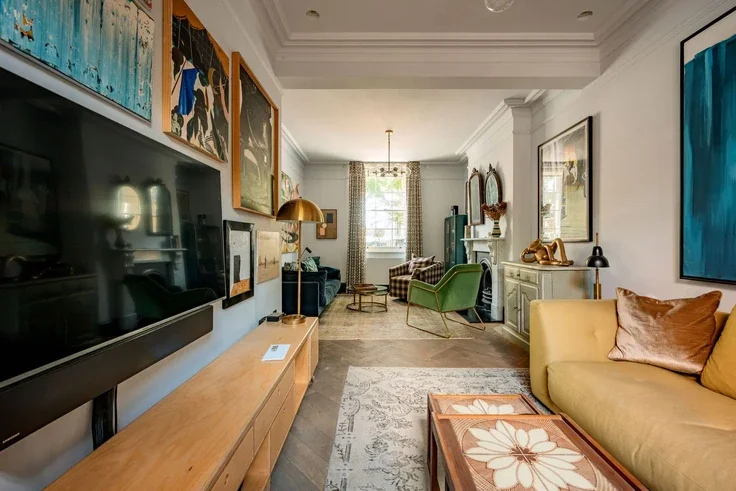 House Harewood Avenue in City of Westminster