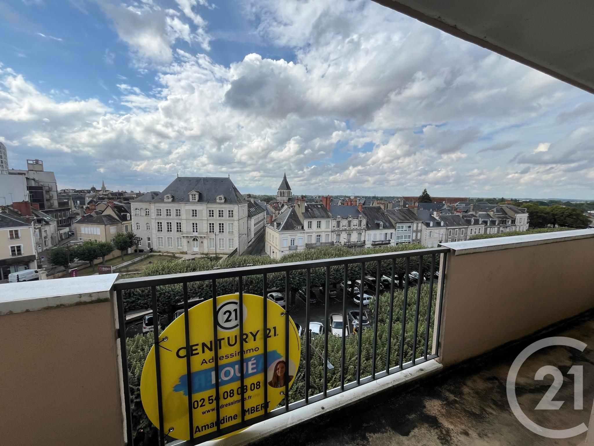 Flat Place Lafayette in Déols