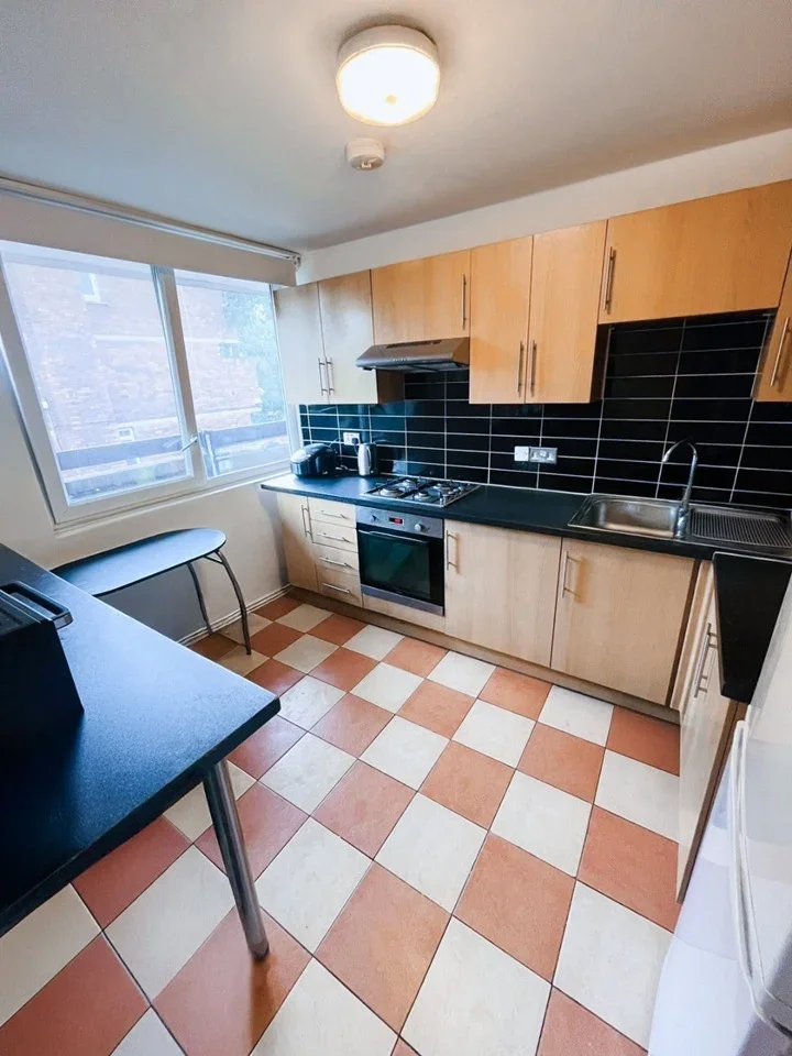 Room Stewarts Road in Greater London