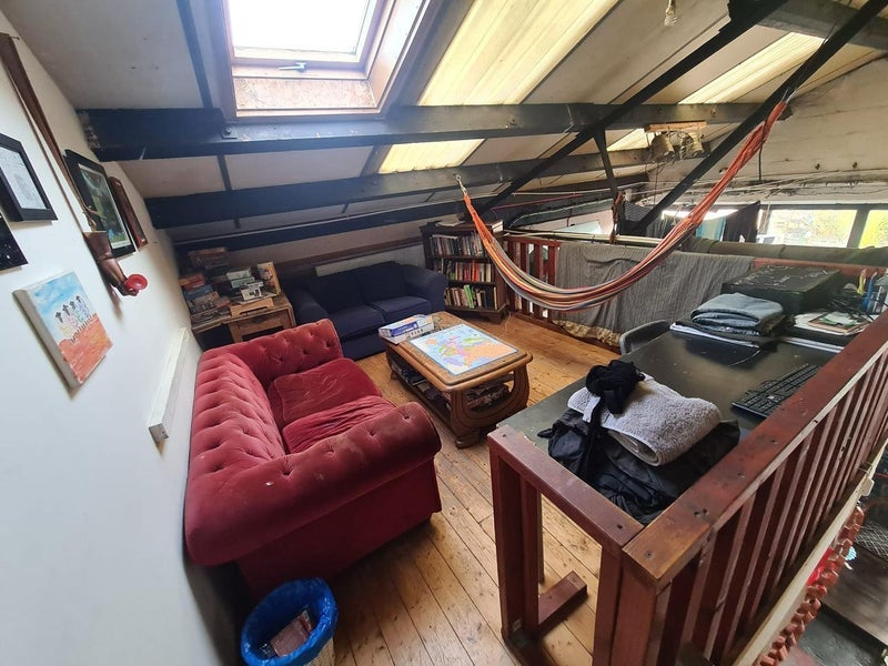Room Hermitage Road in Greater London