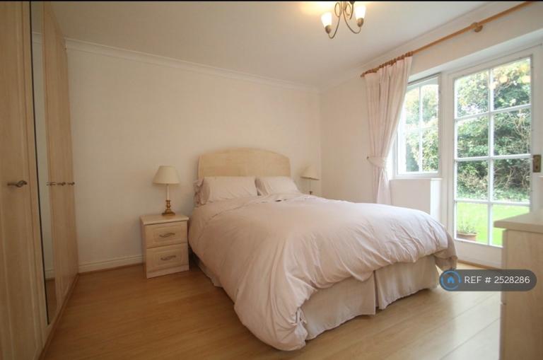 Flat Stonefield in Leeds