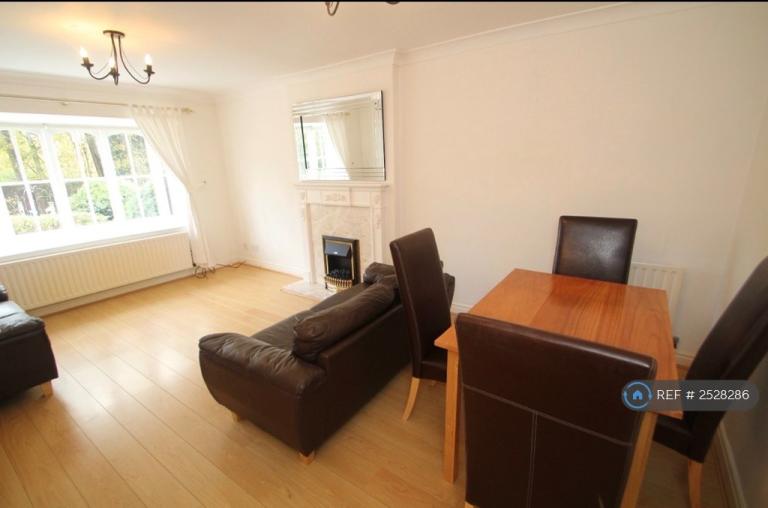 Flat Stonefield in Leeds