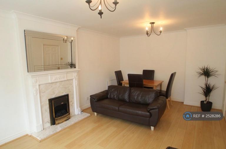 Flat Stonefield in Leeds