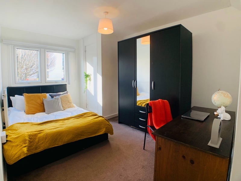 Room Stewart Street in Greater London