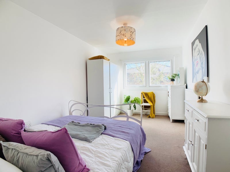 Room Stewart Street in Greater London