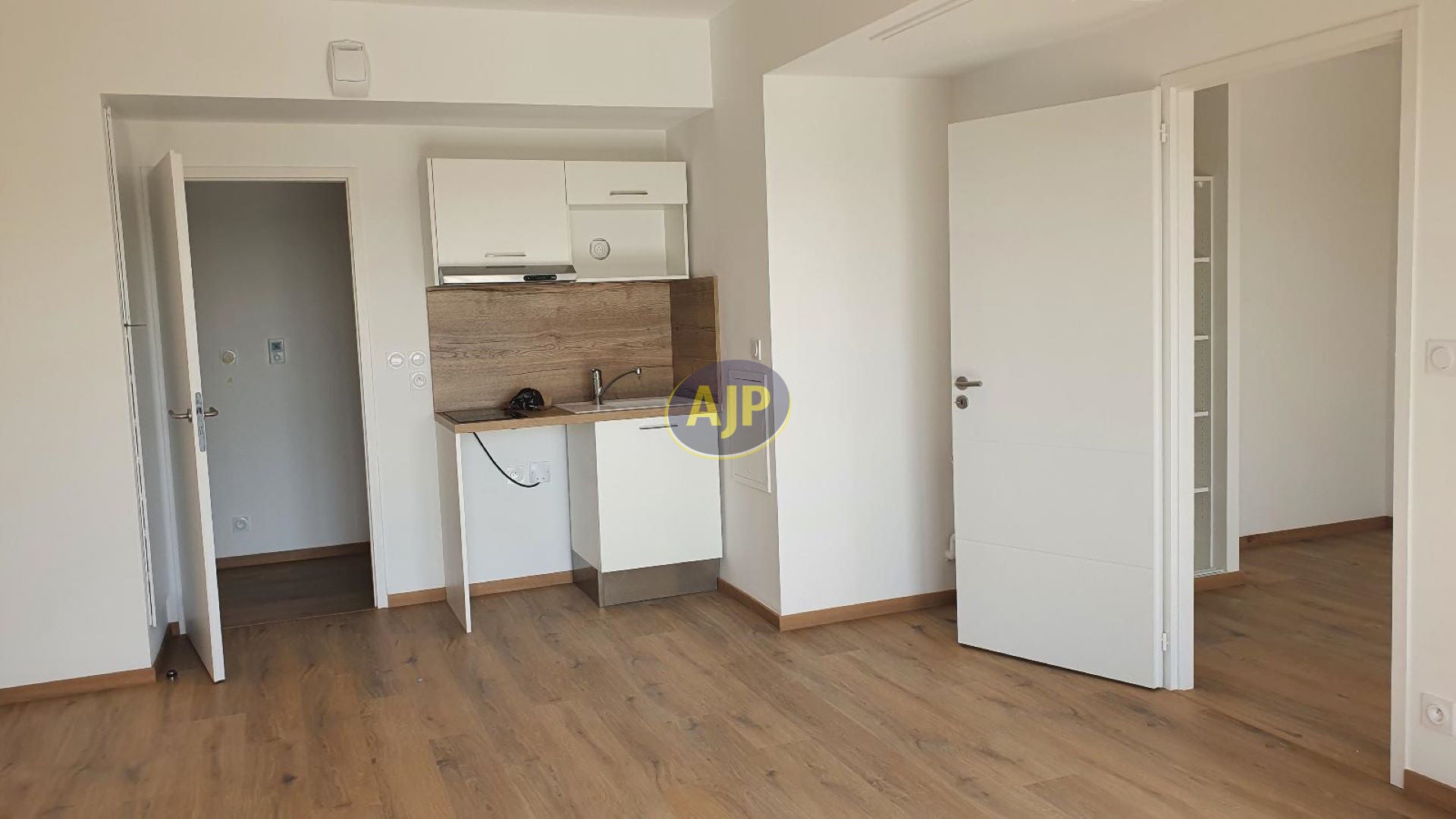 Flat Impasse de la Carmaletterie in Dun-le-Poëlier