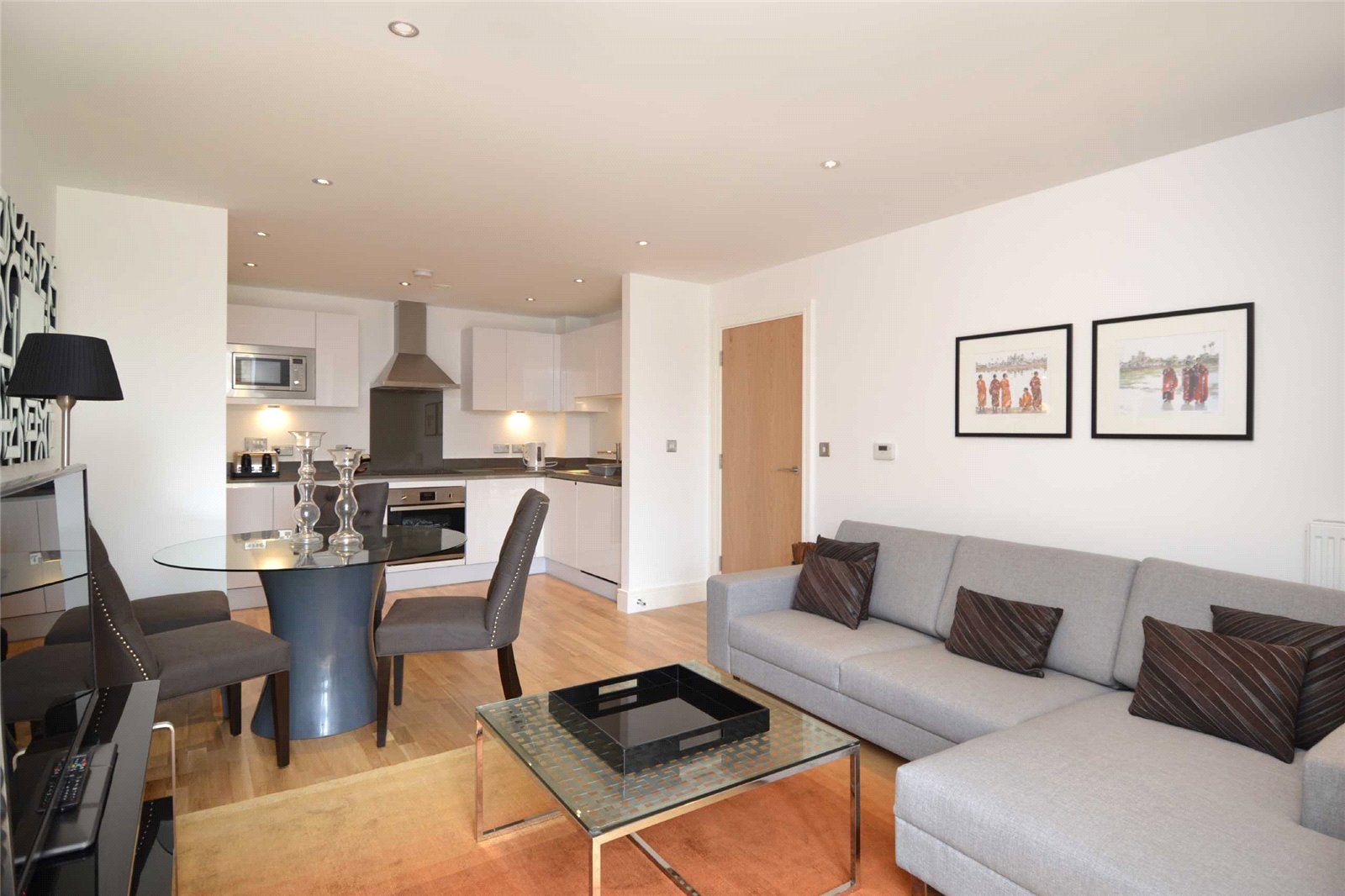 Flat Dowells Street in Greater London