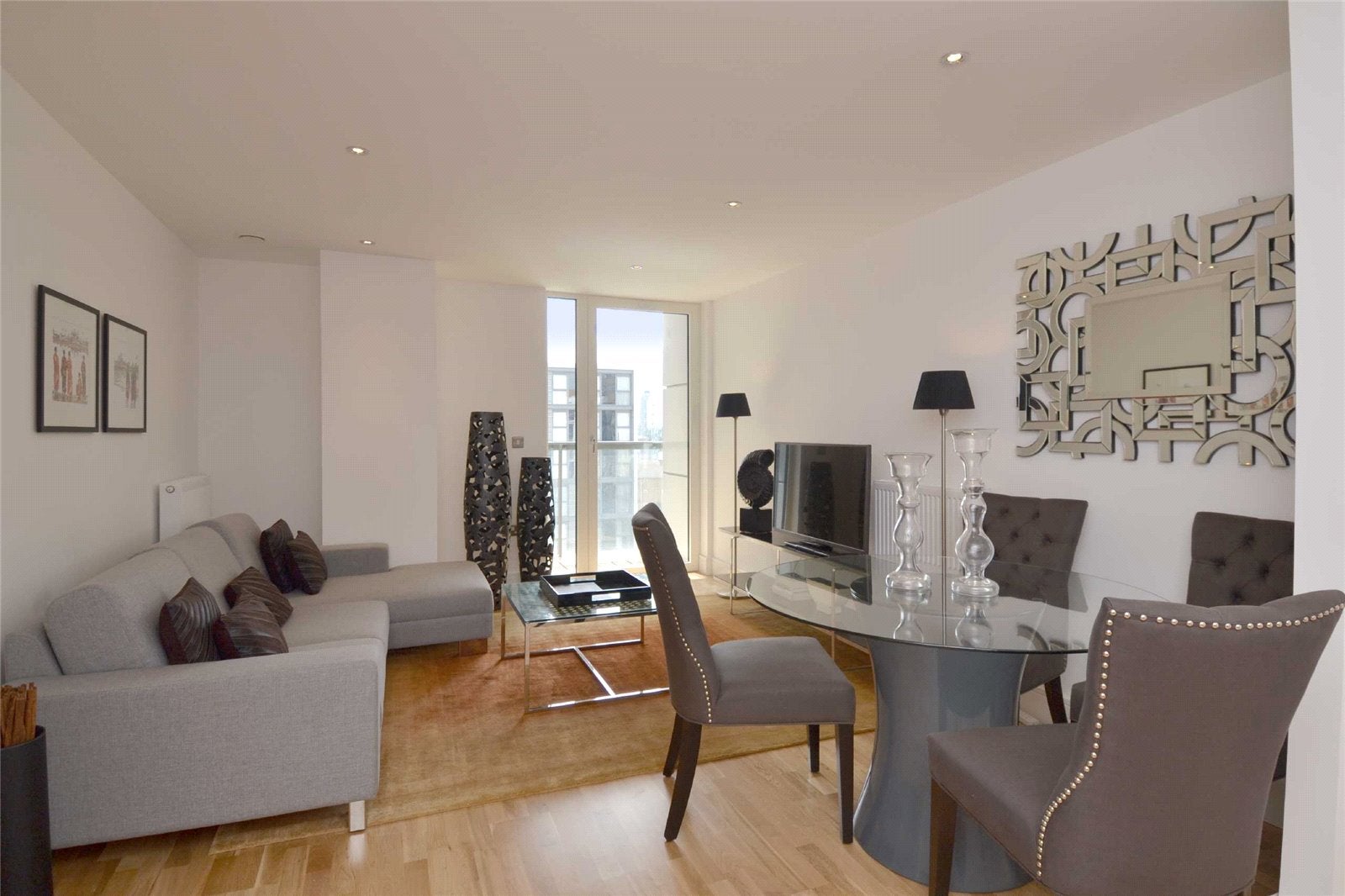 Flat Dowells Street in Greater London