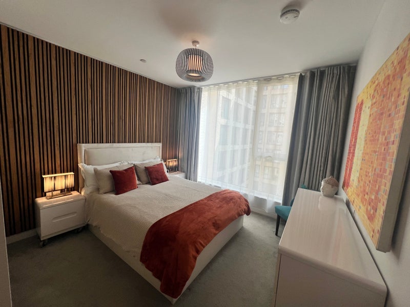 Room Kennington Lane in Greater London