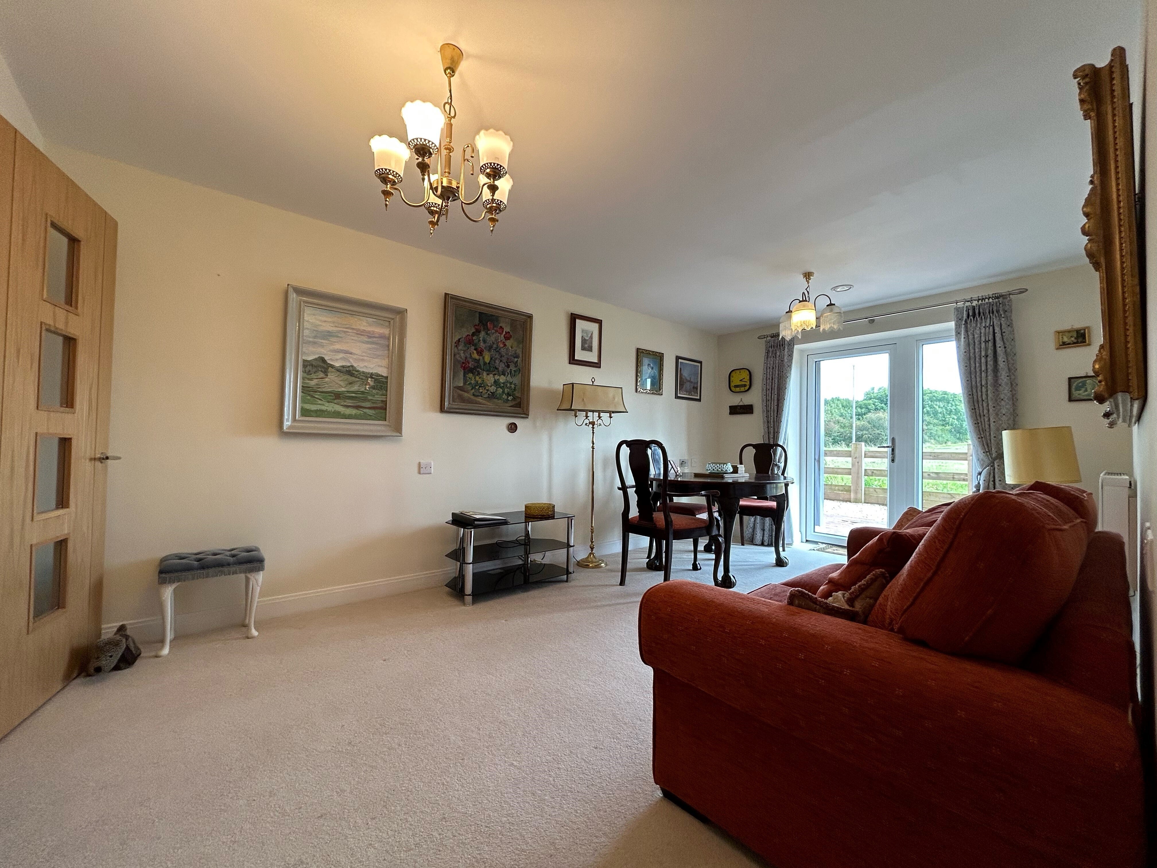 Flat Springfield Close in Stratford-on-Avon