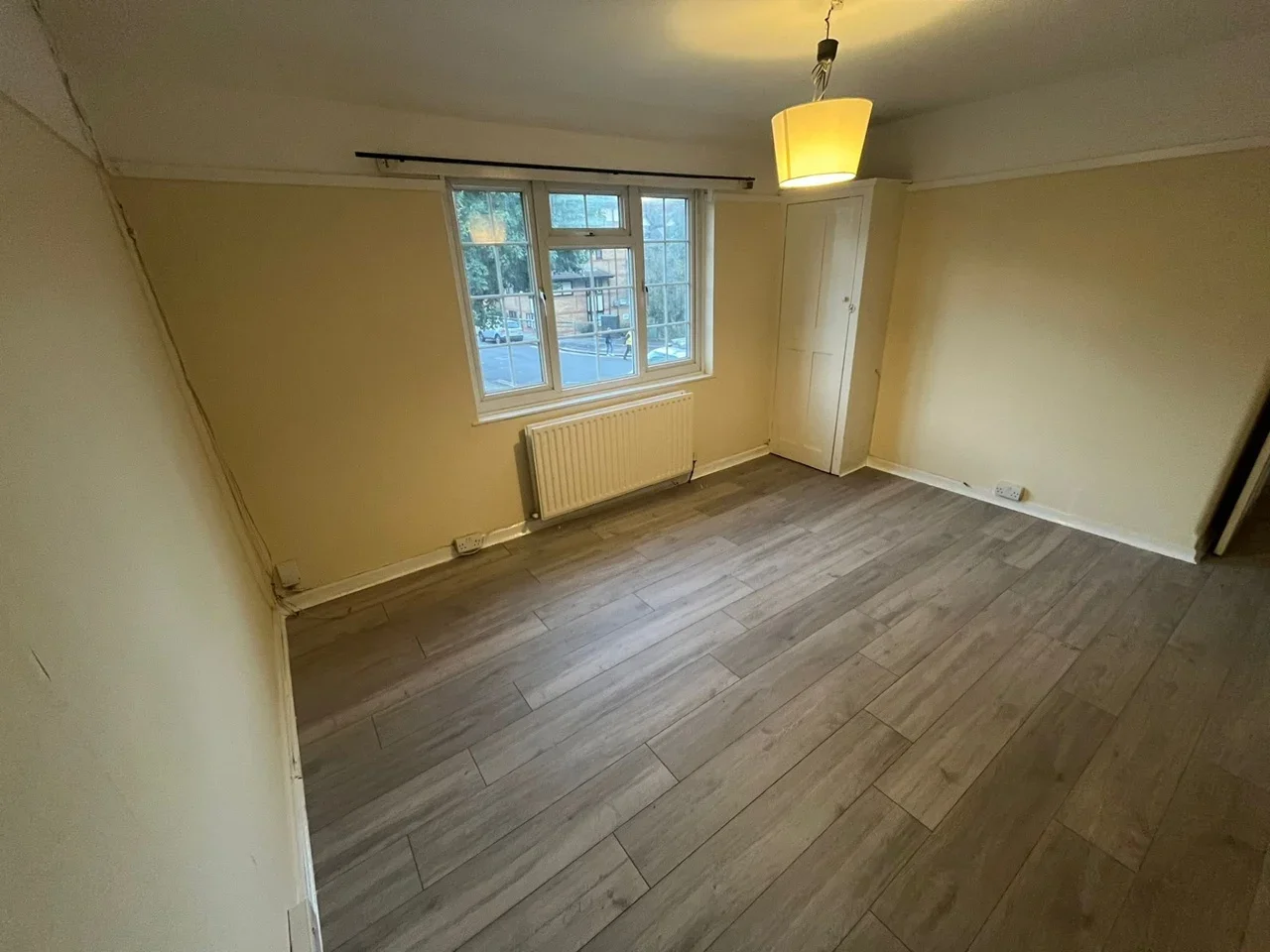 Room Selby Road in Greater London