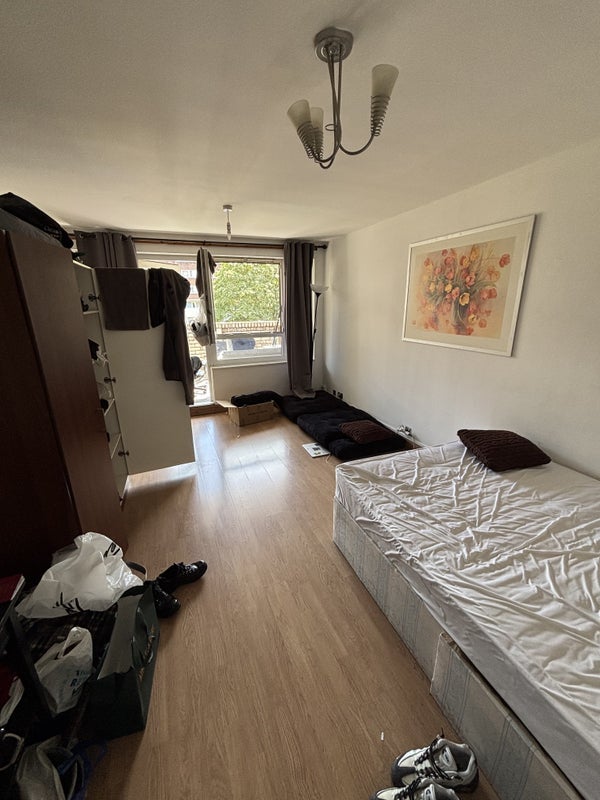 Room Ackroyd Drive in Greater London
