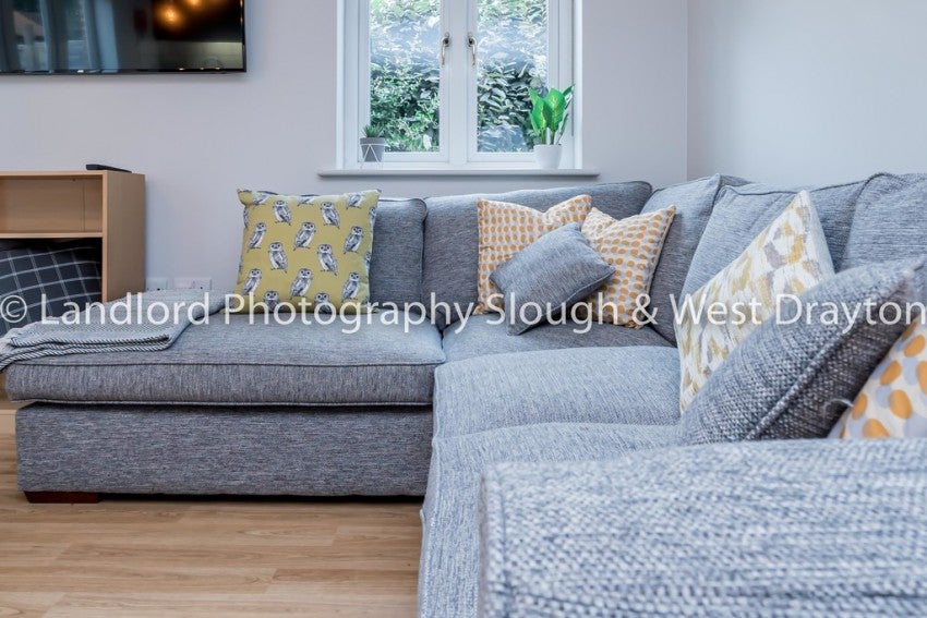 Room Broomfield in Guildford
