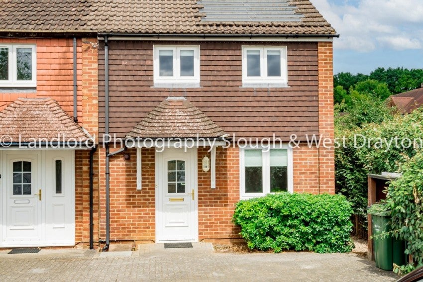 Room Broomfield in Guildford