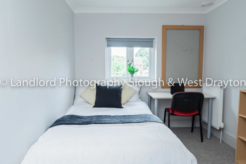 Room Broomfield in Guildford