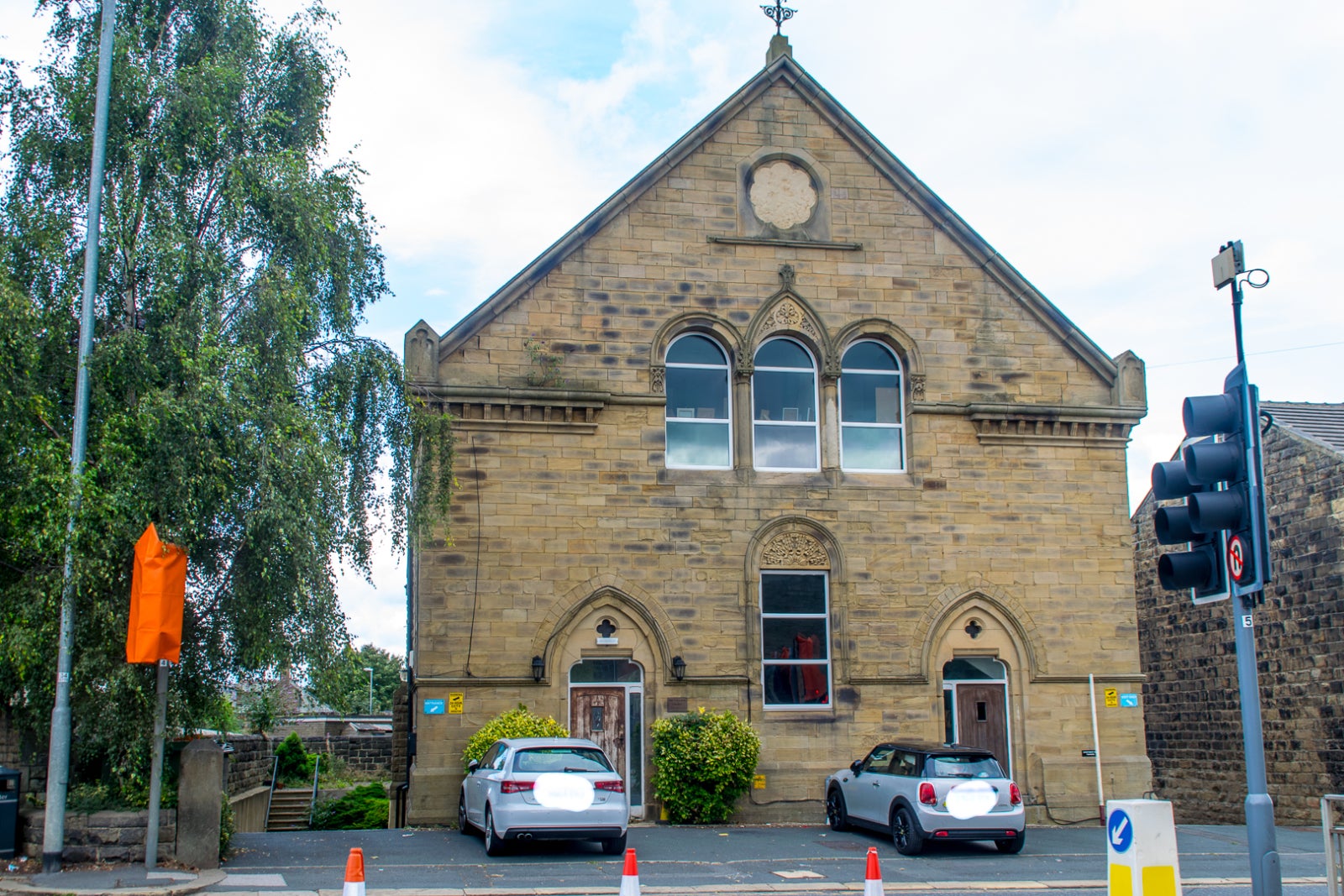 Flat Bruntcliffe Road in Leeds