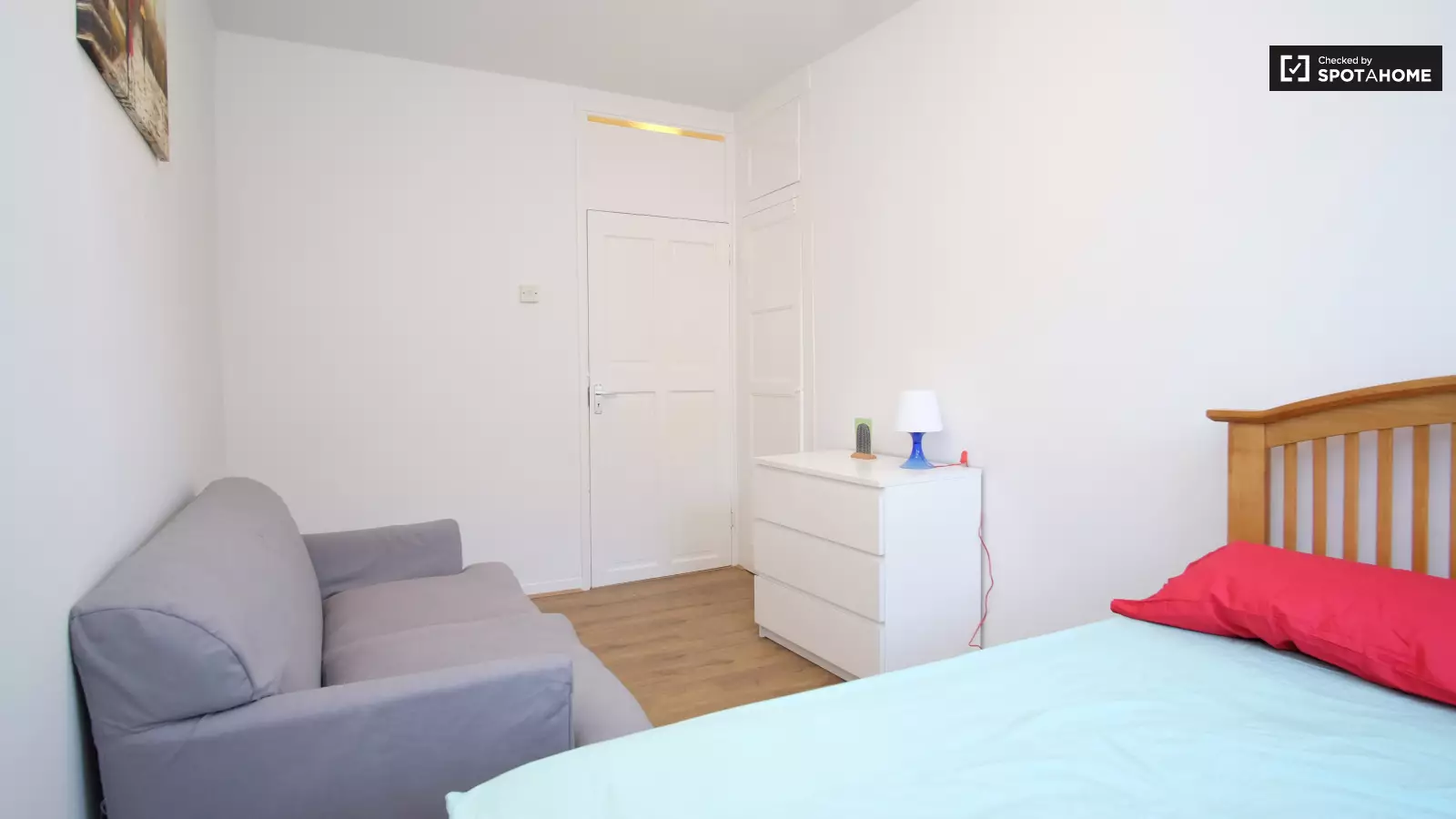 Room Tompion Street in Greater London