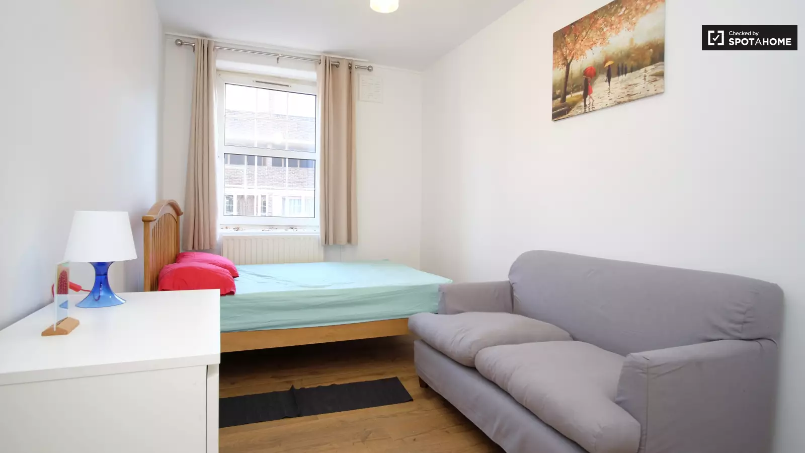 Room Tompion Street in Greater London