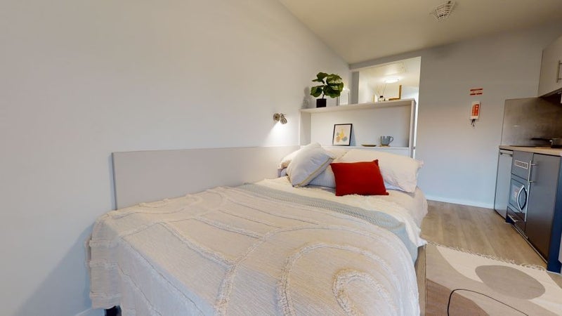 Room Goswell Road in Greater London