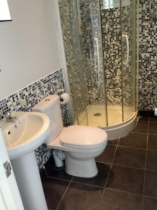 Room Ibbertson Road in Bournemouth