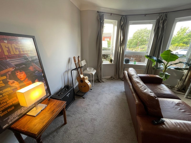 Room Titwood Road in Glasgow