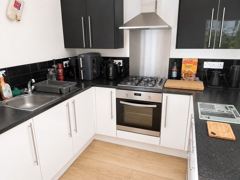 Room Coldharbour Lane in Greater London
