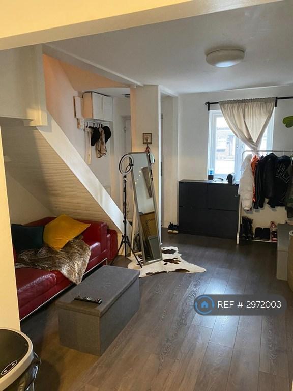 House Blyth Close in Greater London