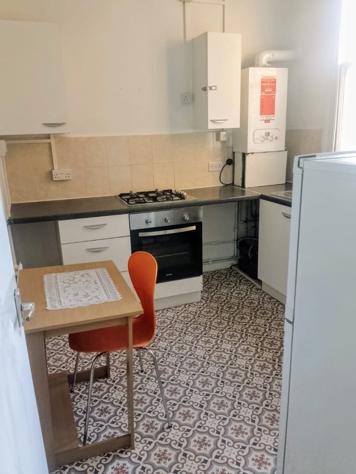 Room Marylands Road in City of Westminster
