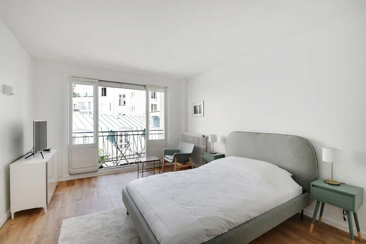Flat Rue Chalgrin in Paris