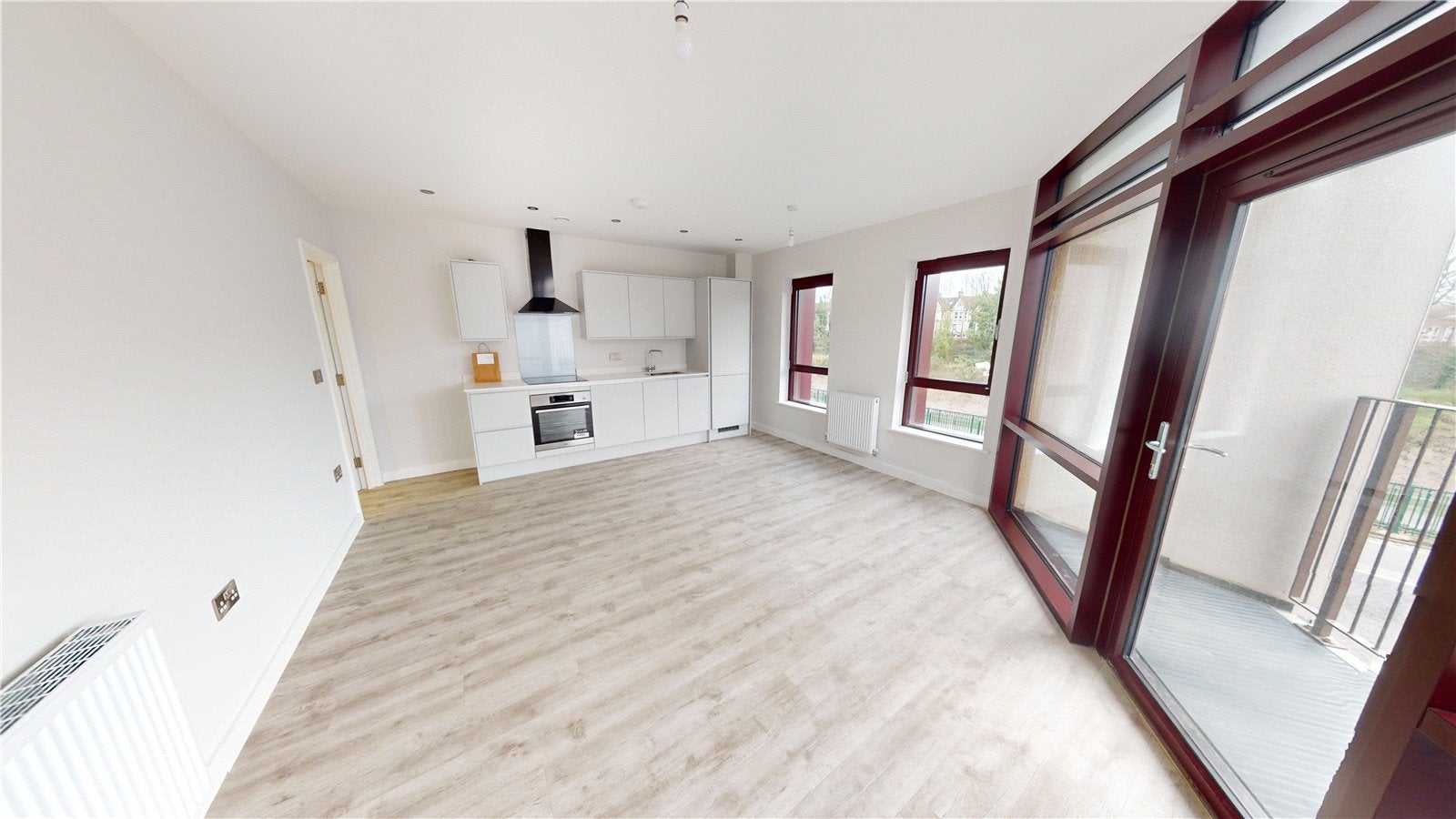 Flat Cumberland Road in Bristol