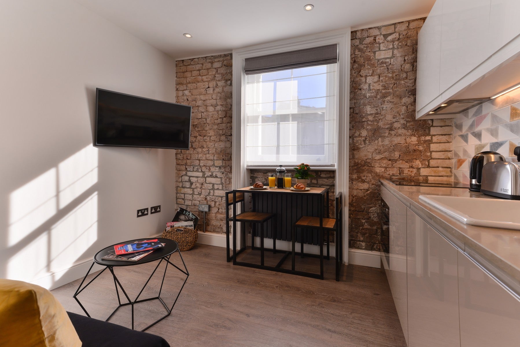 Flat Kingdon Road in London
