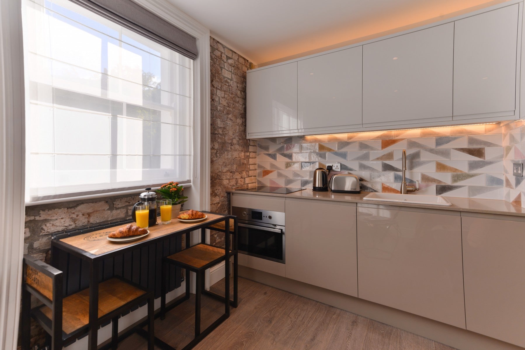 Flat Kingdon Road in London