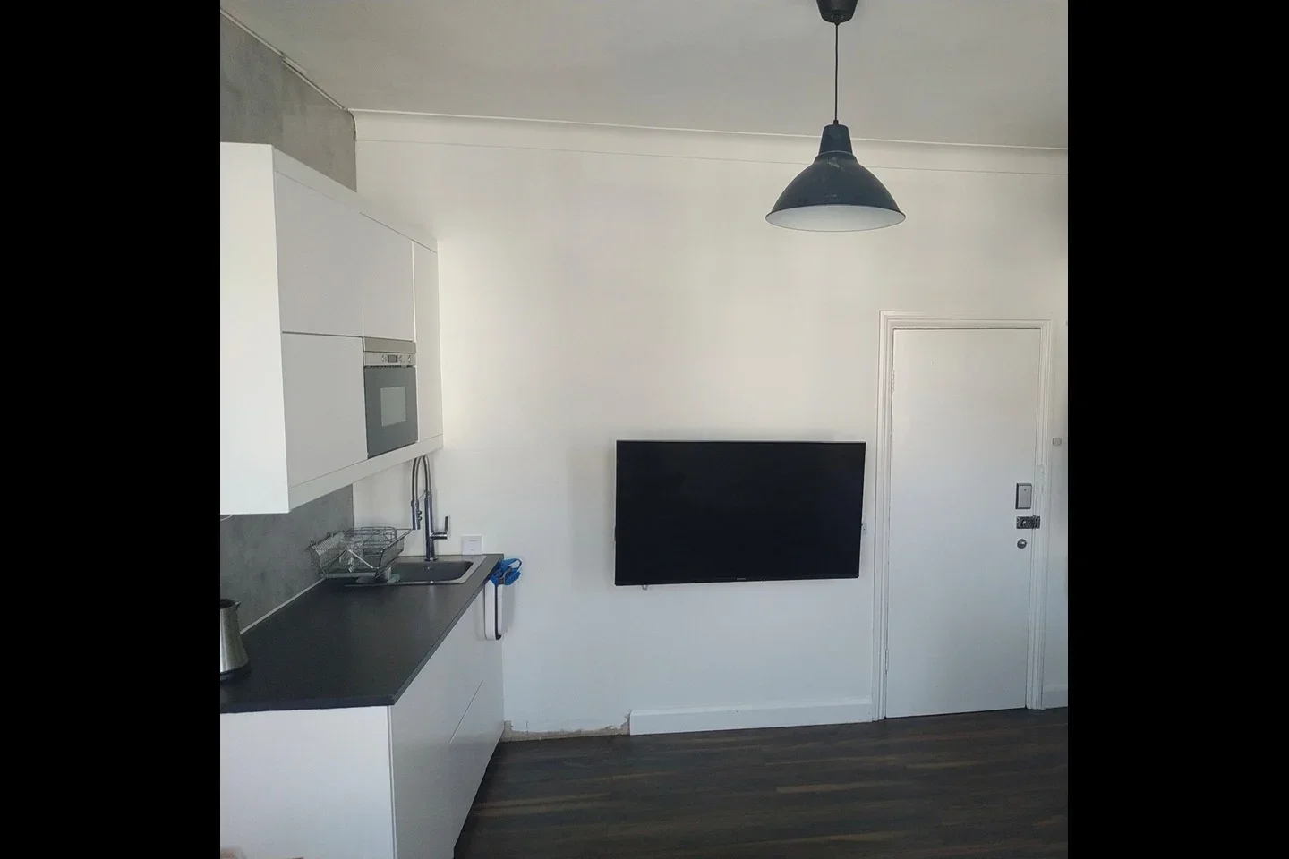 Flat Radley Road in Greater London