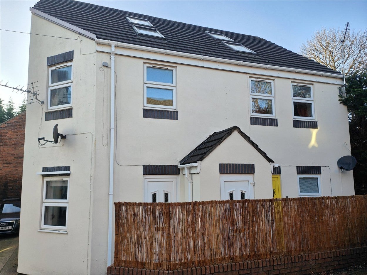 Flat Cambrian Place in Oswestry