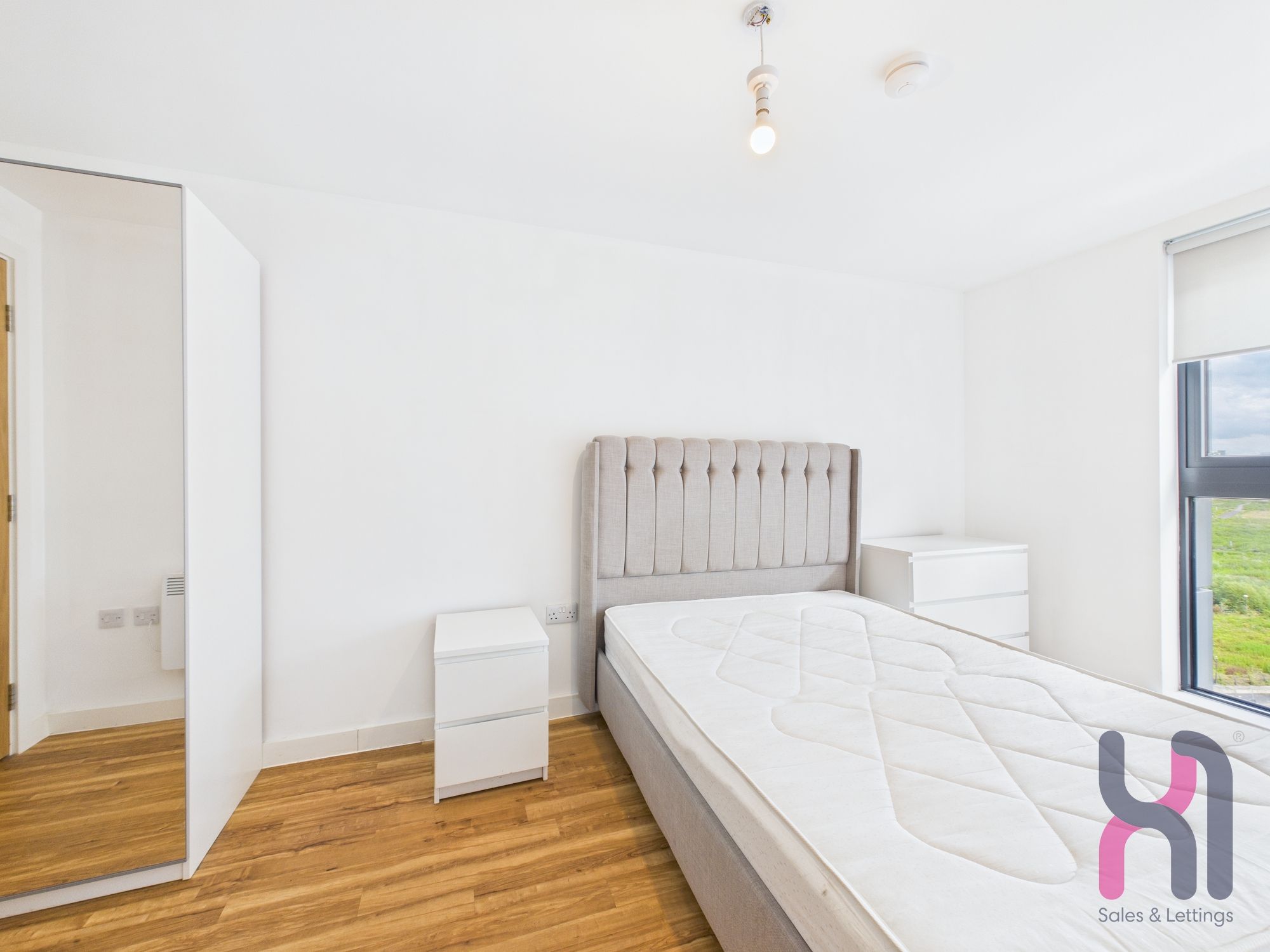 Flat Pomona Strand in Trafford