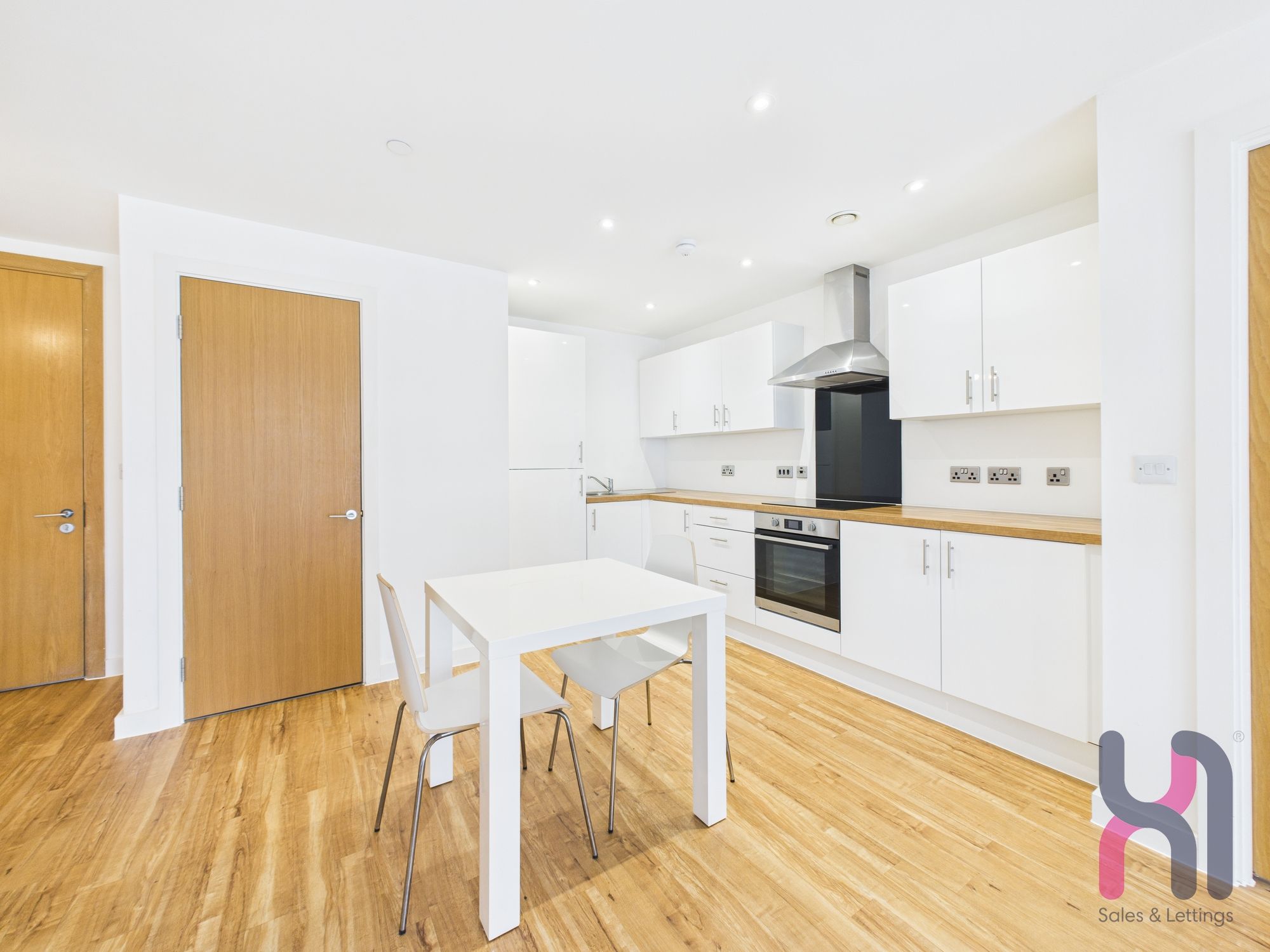 Flat Pomona Strand in Trafford