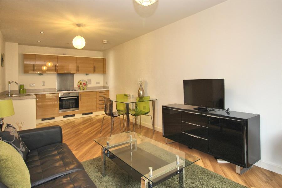 Flat Guildford Road in Woking