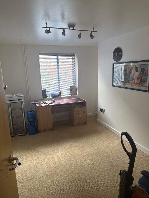 Room John Dyde Close in East Hertfordshire