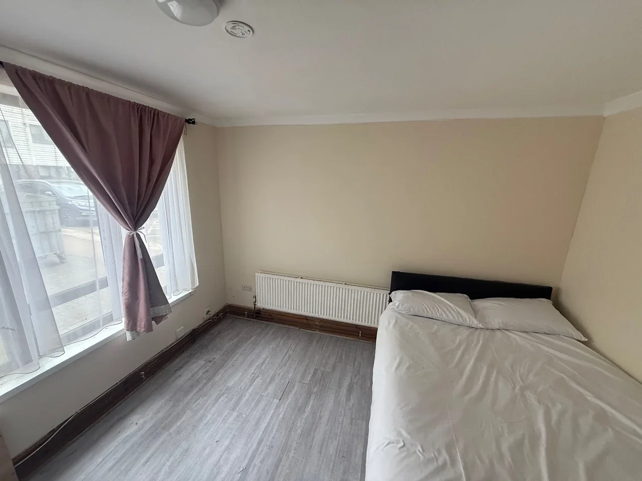 Room Summerwood Road in Greater London