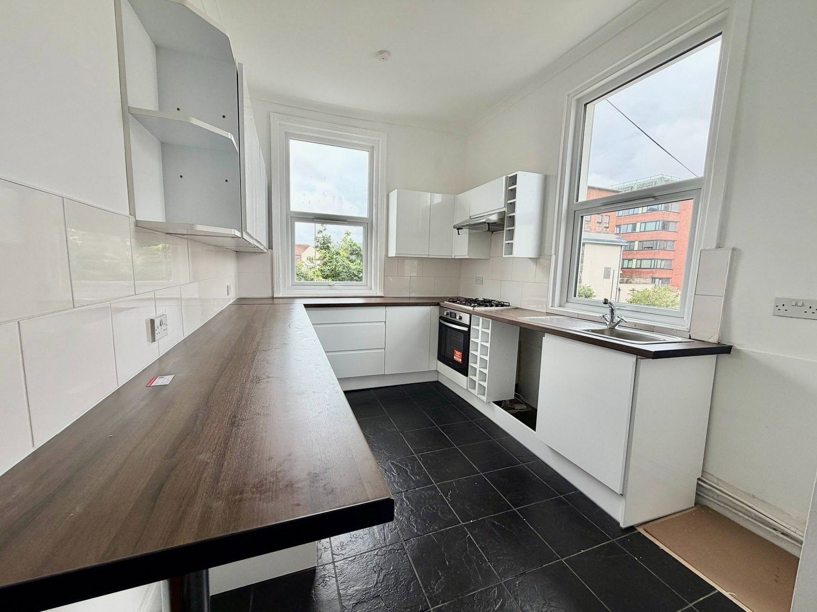 Flat Upperton Gardens in Eastbourne