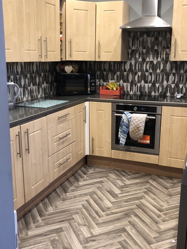 Room King Street in Hoyland